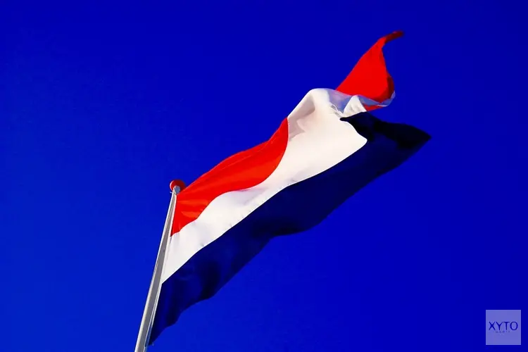 Urk herdenkt 75 jaar vrijheid met vlag