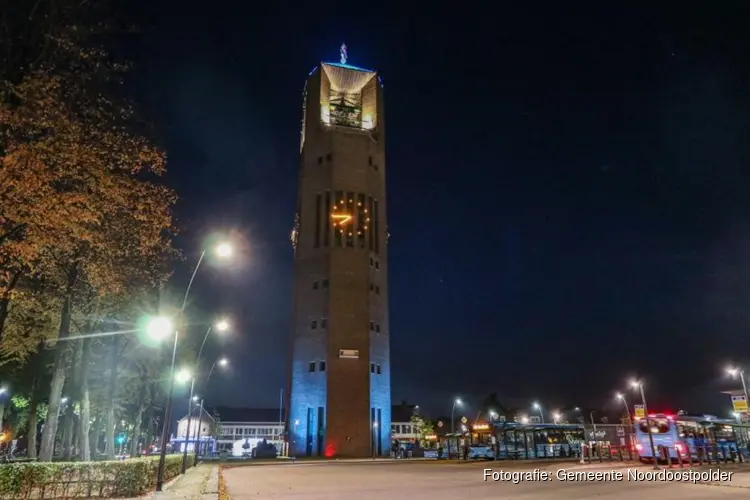 75 jaar VN: Poldertoren kleurt blauw