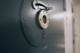 5 jaar cel voor vuurwerkbom door brievenbus op Urk