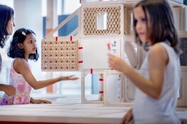 Nieuwe familietentoonstelling in NEMO Science Museum: Wat een gebouw!