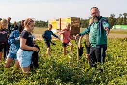 Opening Nationale Aardappelrooidag in beeld