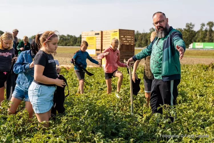 Opening Nationale Aardappelrooidag in beeld