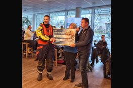 KNRM Urk ontvangt een fantastisch bedrag van Stichting Schaatsfestijn Noordelijke Internaten