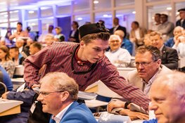 Opbrengst veiling eerste kistje Meischol voor  Stichting ALS Nederland