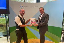 Nieuw college van Gedeputeerde Staten overhandigt eerste begroting aan Provinciale Staten