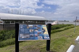 Informatiebord KNRM-station Urk onthuld