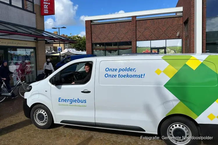 Energiebus gaat de weekmarkt in Emmeloord op