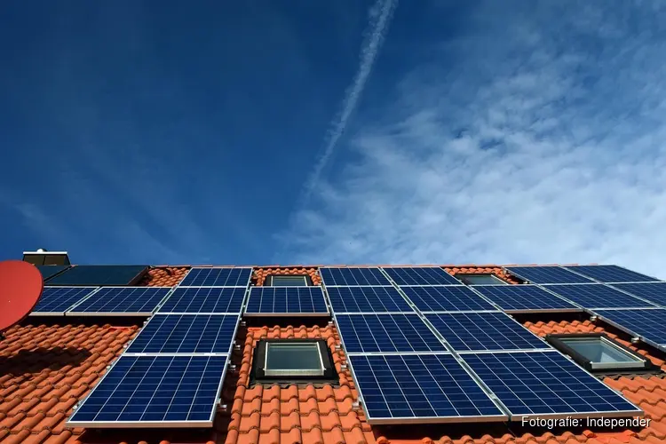 Zonnepanelen leveren steeds minder op: Flevolandse huishoudens gemiddeld € 259 minder opbrengst in 2027