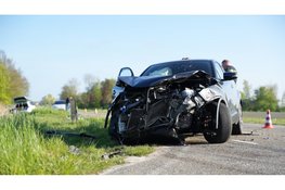 Zware schade na ongeval op kruising Swifterbant