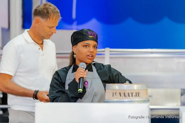Hollandse Nieuwe 2026 officieel goedgekeurd: nieuwe generatie geeft startsein voor haringseizoen