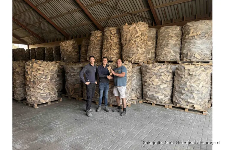 Fourage.nl neemt Berdi Haardhout over en breidt thuisbezorging van haardhout uit door heel Nederland