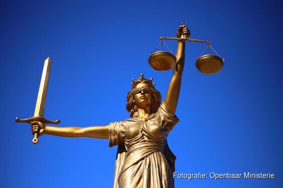 Veertien zittingsdagen en zeventien verdachten. Grote mensenhandelzaak van start in Noord-Nederland